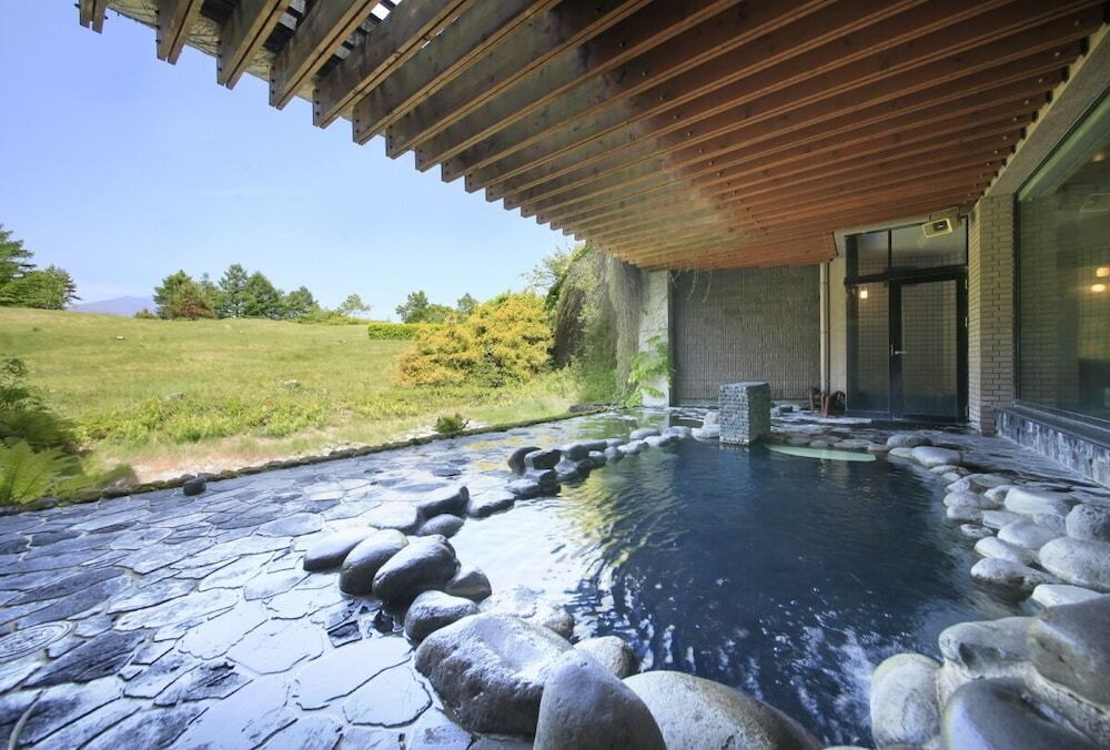  星空露天も？雄大な浅間山を望むホテル3350372