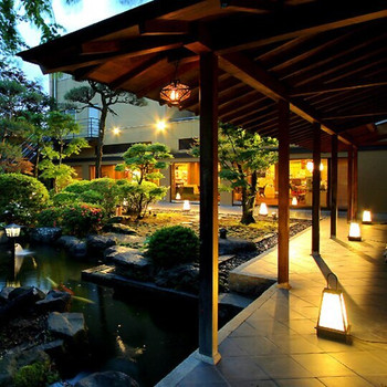 庭園や湖の眺望を楽しめる贅沢さ3723619