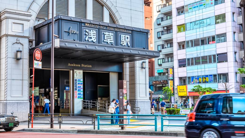 浅草駅に到着！
歩いて雷門方面へ / 1