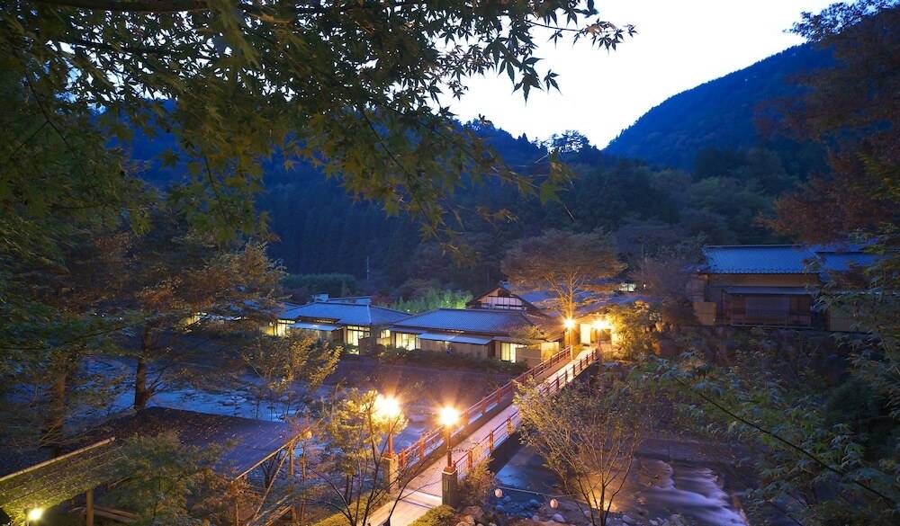 日没後の庭園 / 3