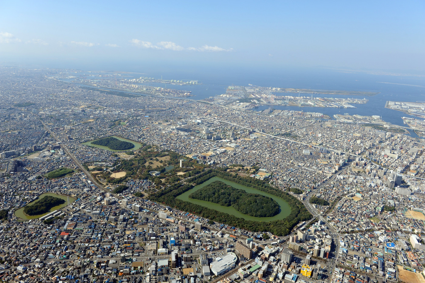 仁徳天皇陵他』古墳群を空撮