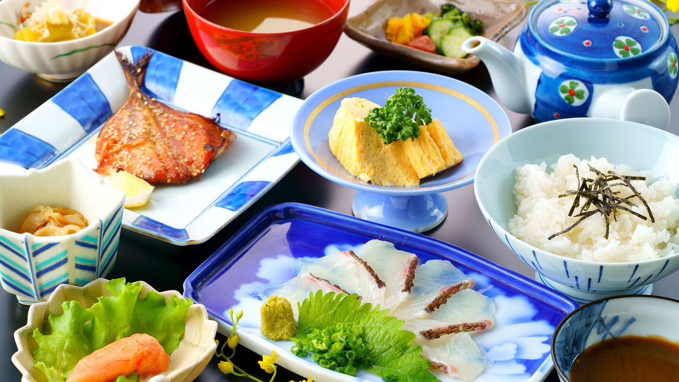 呼子のイカ・伊勢海老・佐賀牛の"豪華3コンボ"を部屋食で4229655