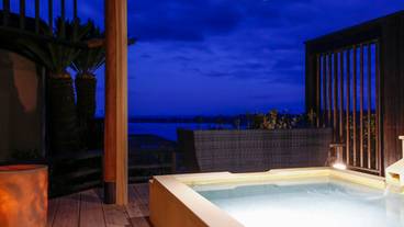 別邸 蒼空 グランデツインの露天風呂(夜) / 13