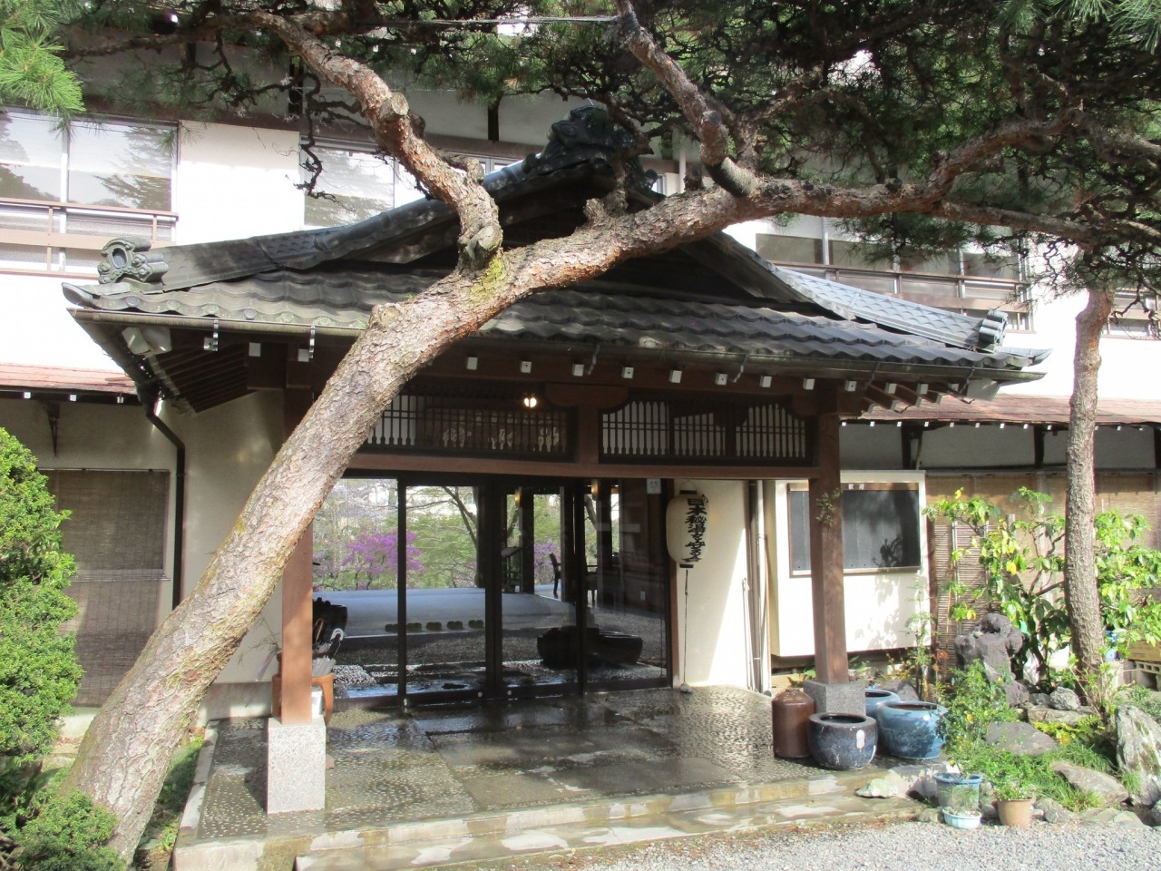 河畔の露天風呂「岩くつ風呂」が自慢！4231562