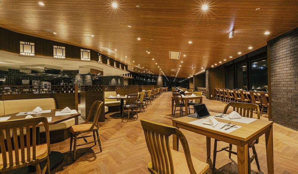 贅沢ローストビーフに
大満足のディナー / 4