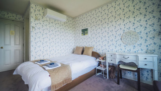 デザイン ルーム ダブルベッド 1 台 パーシャルシービュー