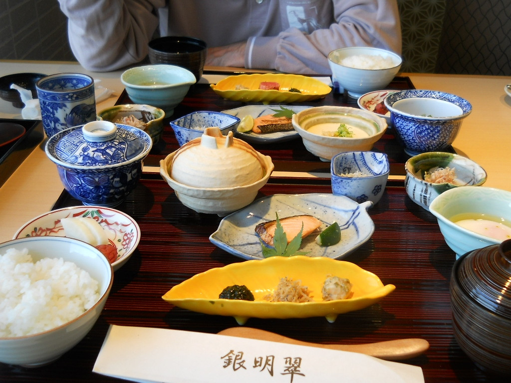 朝食