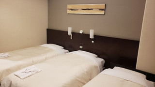 (喫煙)コンフォートツインルーム(21.7平米) ベッド幅120cm ×2、素泊まり(3名利用 エキストラベッドの幅100cm)