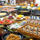 天気のいい日は
テラスで朝食を / 1