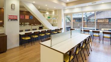 朝食スペース / 8