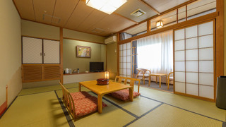 和室 (10畳+広縁)