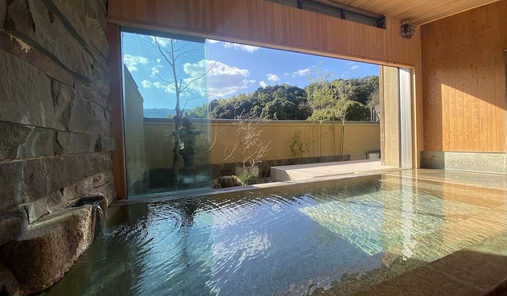 大浴場の露天風呂「草枕の湯」 / 1