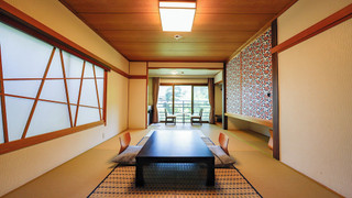 和室　共用バスルーム