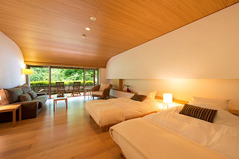 自然豊かな信州の絶景宿で名物「ぽんぽん鍋」を味わう3452860