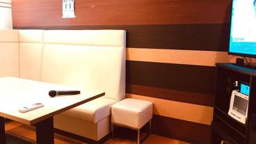 カラオケ ルーム / 3