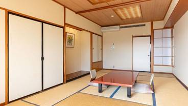 客室 / 16