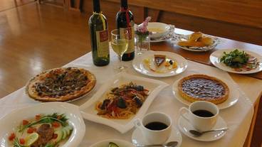 食事・飲み物 / 1