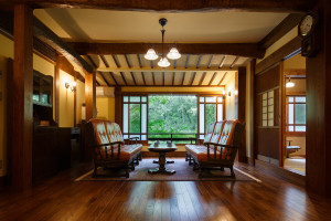 畳や木のぬくもり感じる客室