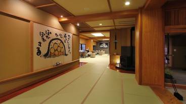 ロビーラウンジ / 3