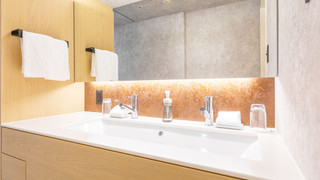 デラックスキングツインルーム シティビュー