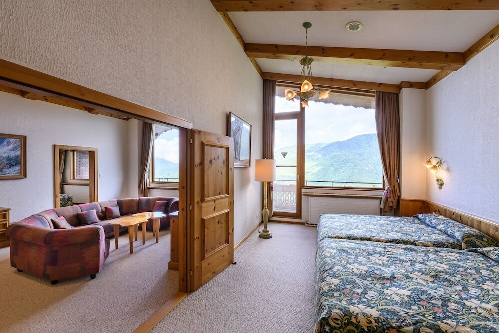 自然が美しいガーデンテラスで外気浴。四季折々の風景を楽しんで3994499