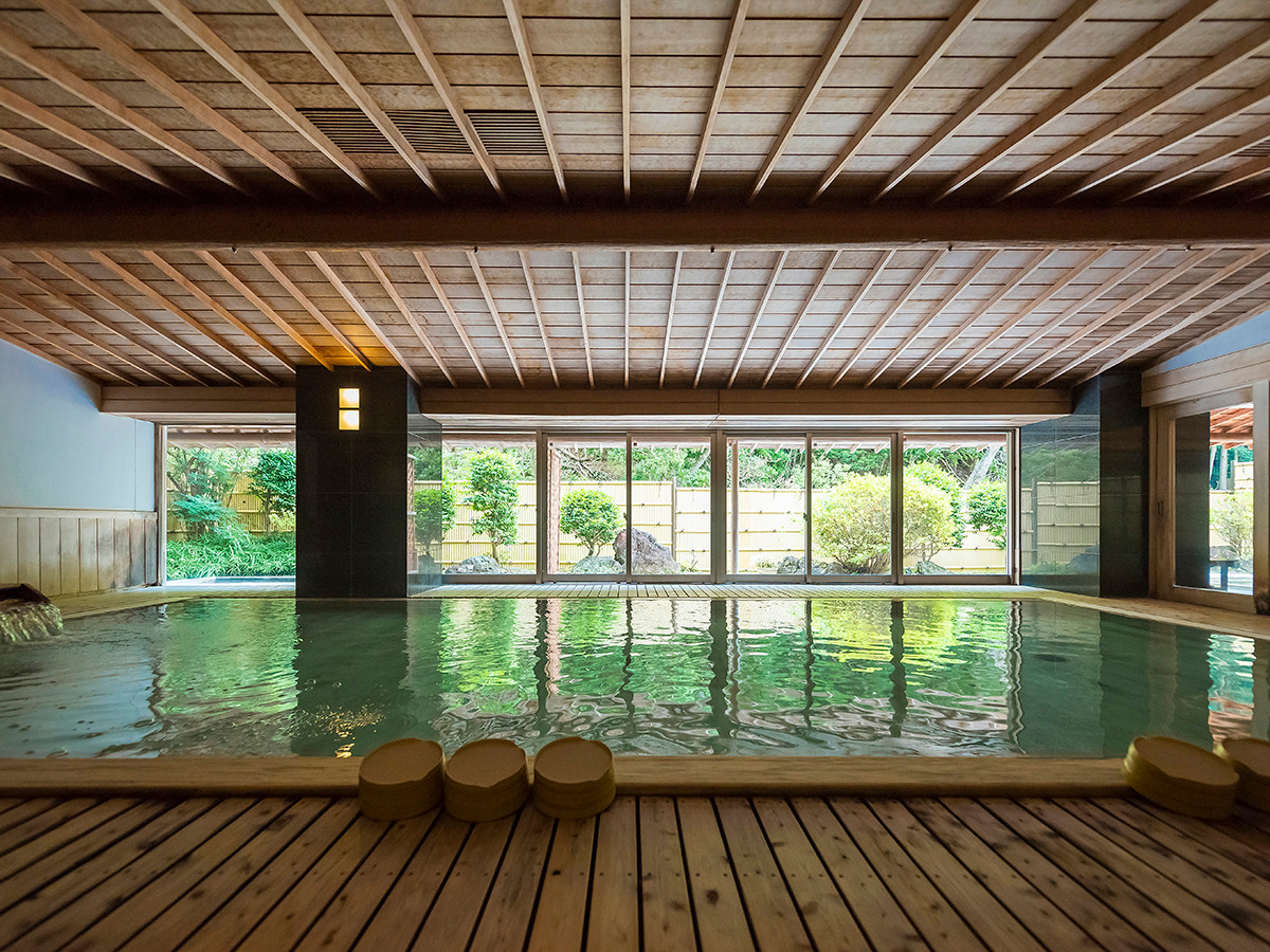 夕食ビュッフェはお酒が飲み放題♪喧噪から離れた温泉郷でリゾート気分3658865