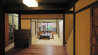 町屋　東対 (ベッド + 布団)