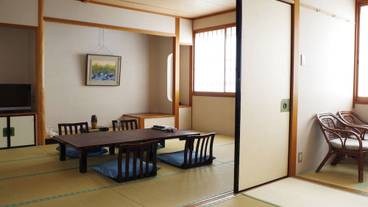 客室内のダイニングエリア / 7