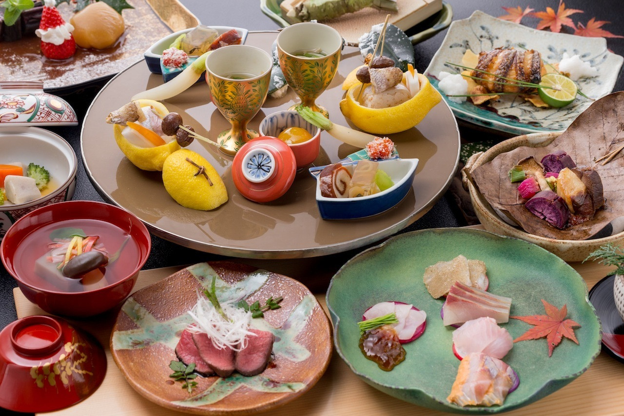 文豪が愛した文化財宿で話題のサウナを体験4377069