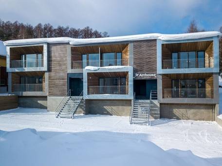 H2 Life Resorts ArtHouse / 2