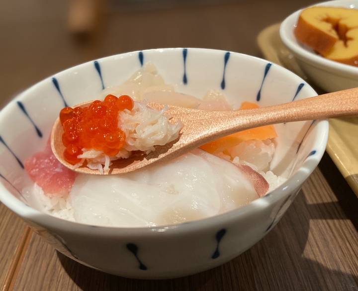 海鮮丼にテンションUP
朝食ビュッフェを堪能 / 3