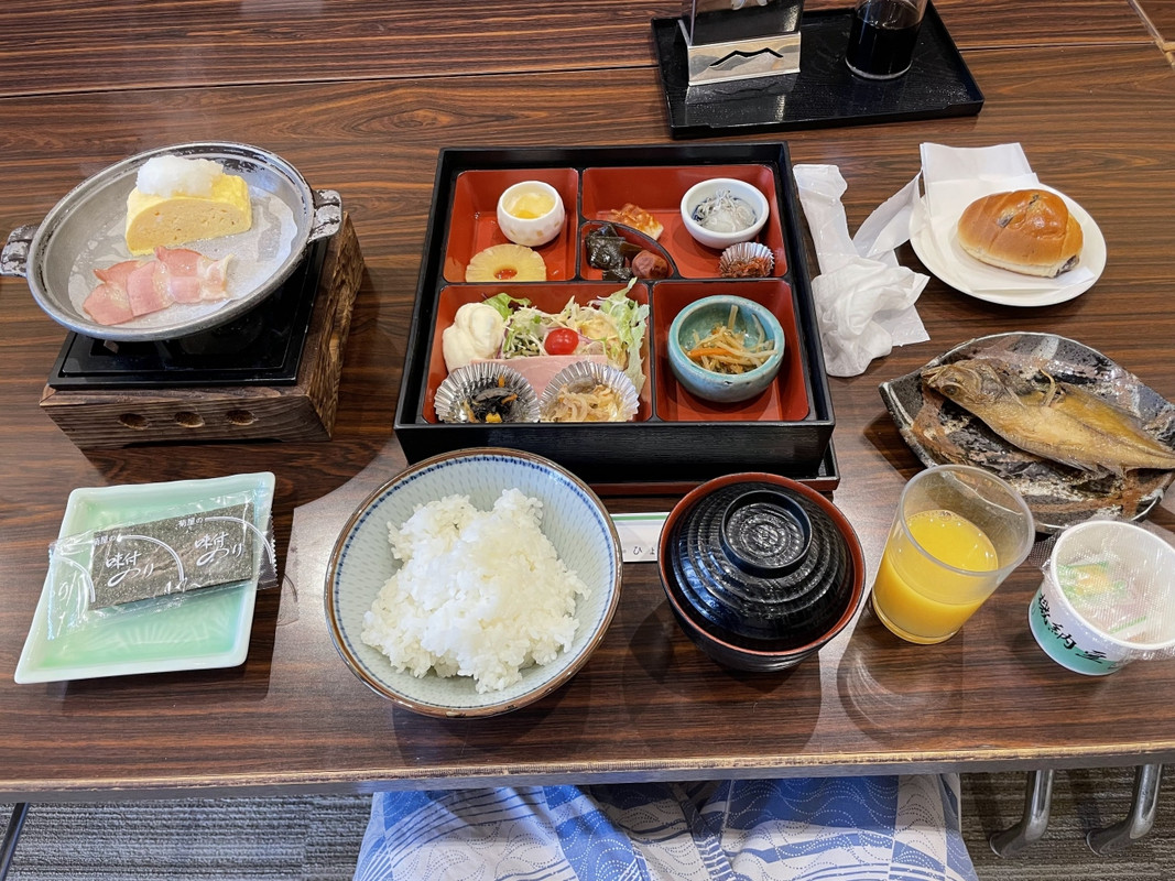 朝食。まあまあボリュームあり