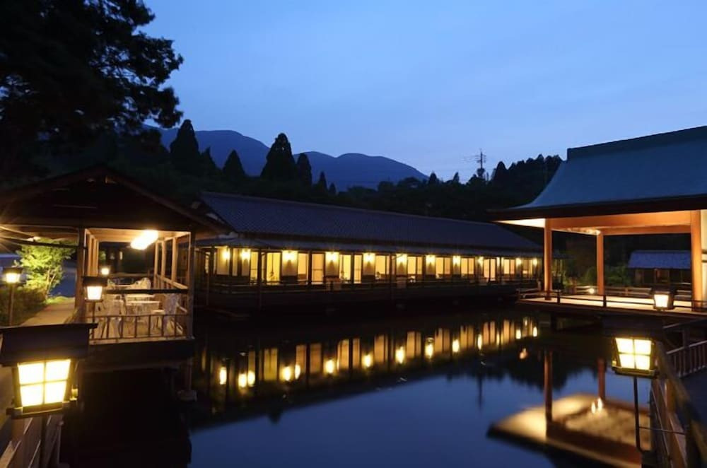 南阿蘇の田園地帯に佇む、カップルでおこもりしたくなる旅館。3571359