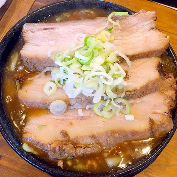 「うま煮ラーメン 醤」料理 1083146 チャーシューうま煮醤油ラーメン 980円