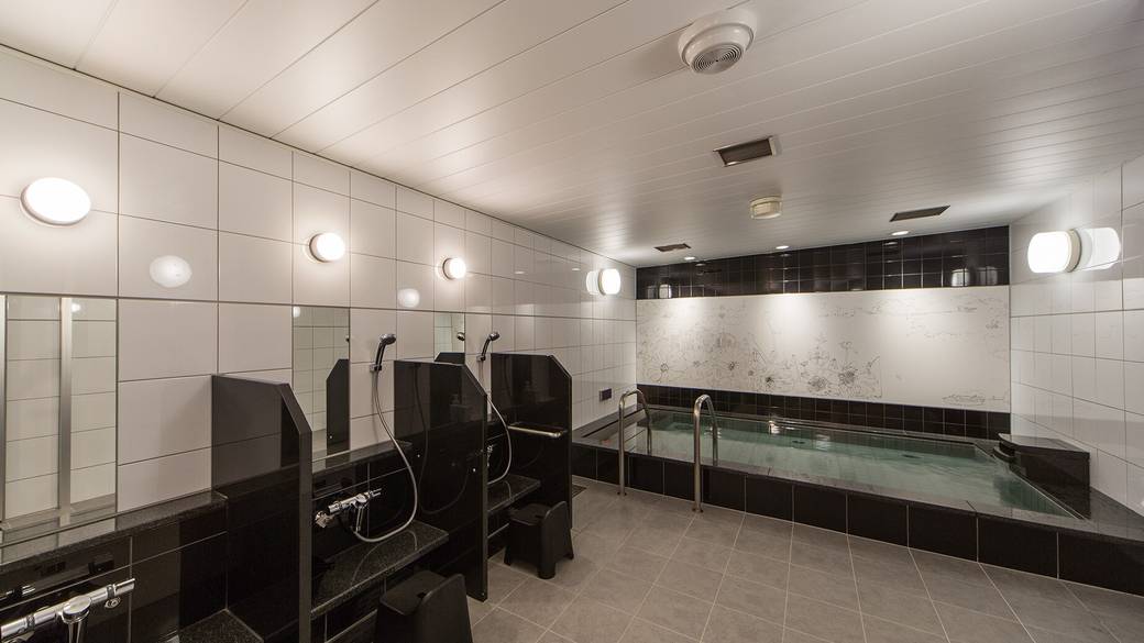 宿泊者専用の
大浴場でのんびり / 1