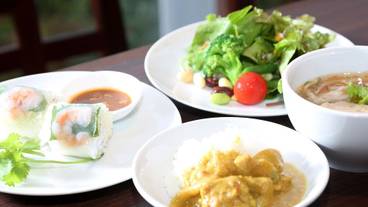 食事・飲み物 / 11