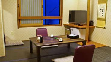 客室内のダイニングエリア / 3