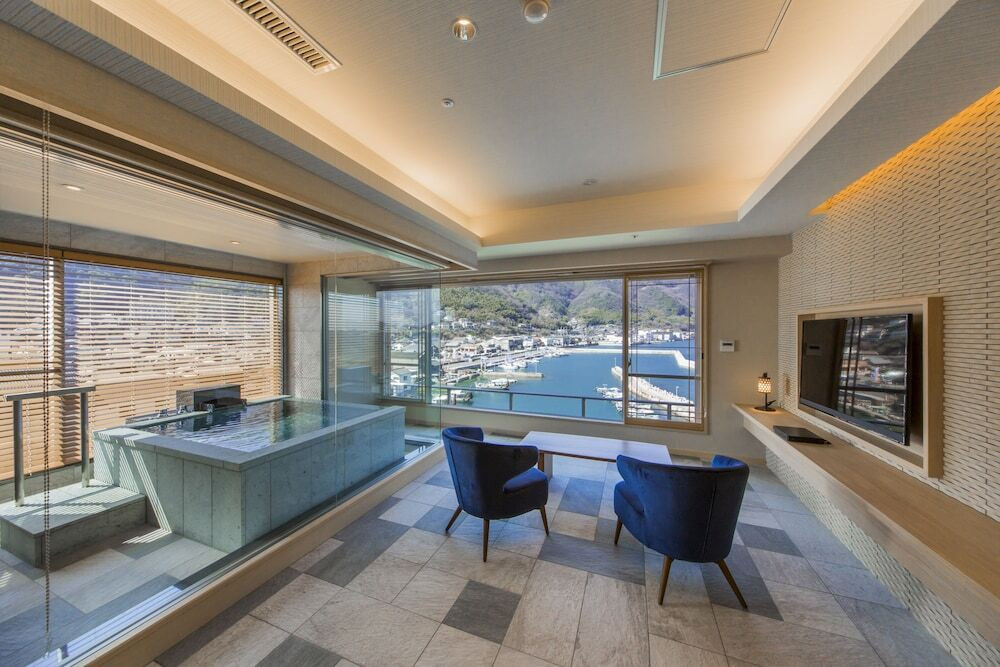 ビューバスやラウンジでリラックス3934095