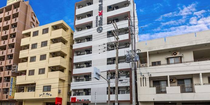 Mr.KINJO in SyantiVan 壺川駅(沖縄県 アパートメント) / 1