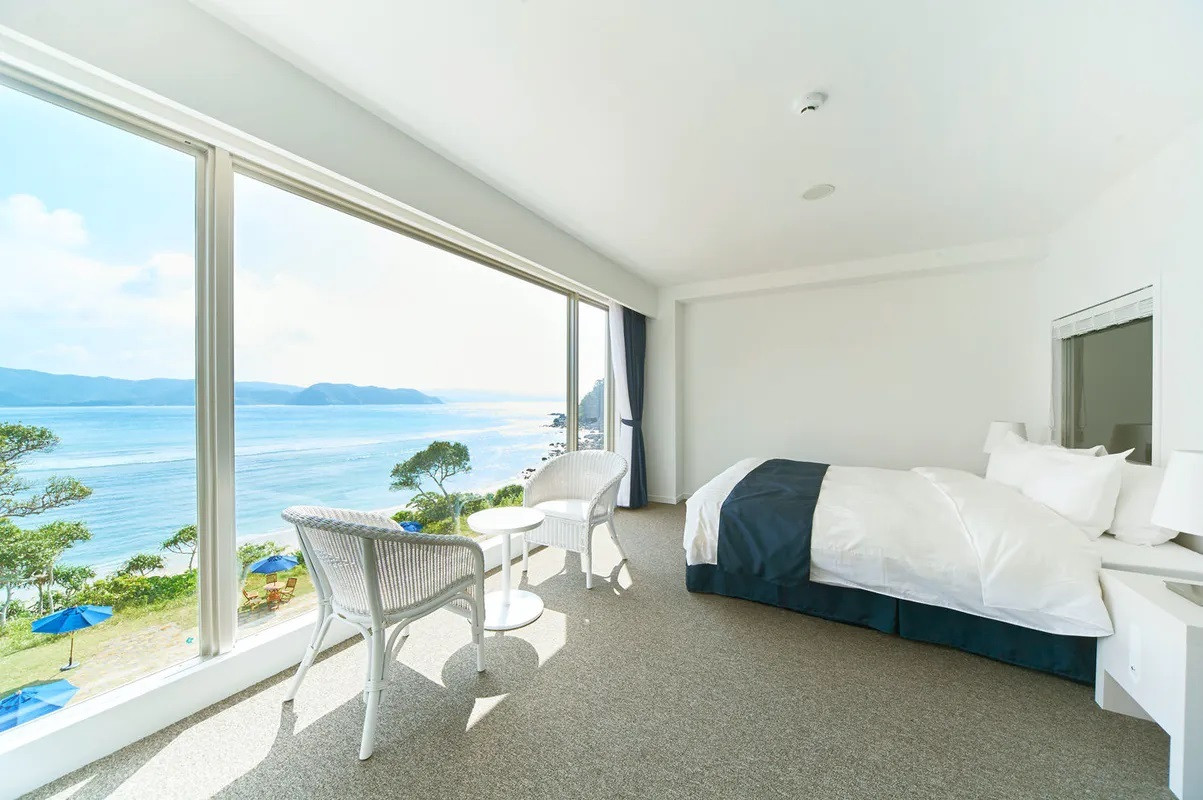 お部屋は絶景の特等席3481289