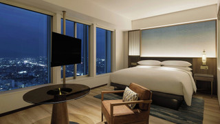 デラックス ルーム キングベッド 1 台 マウンテンビュー コーナー