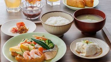 朝食ビュッフェ / 3