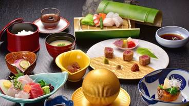 旅館のお食事処 / 28