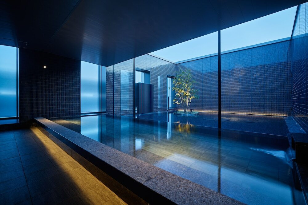 大浴場で旅疲れを癒し、朝食ビュッフェでパワーチャージ3392176