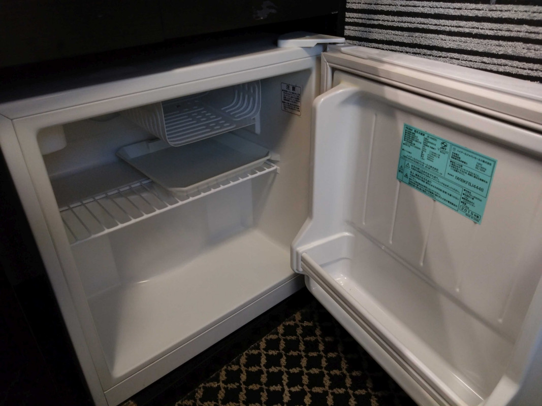 冷蔵庫は空です