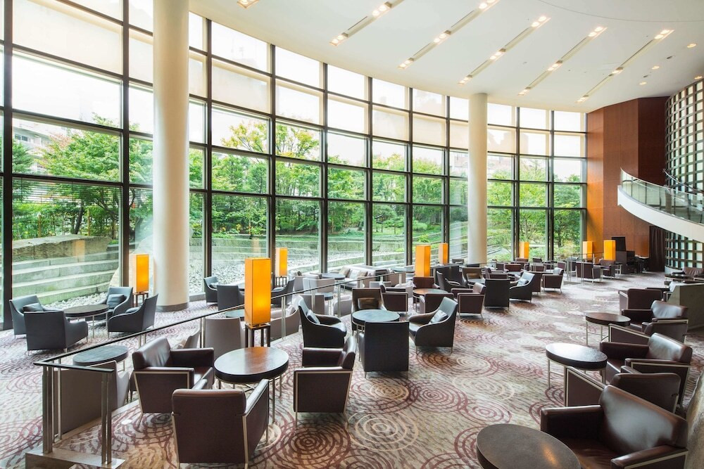 ガーデンラウンジ 坐忘店内