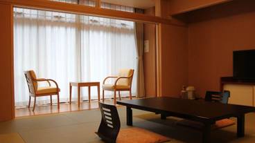 客室内のダイニングエリア / 21