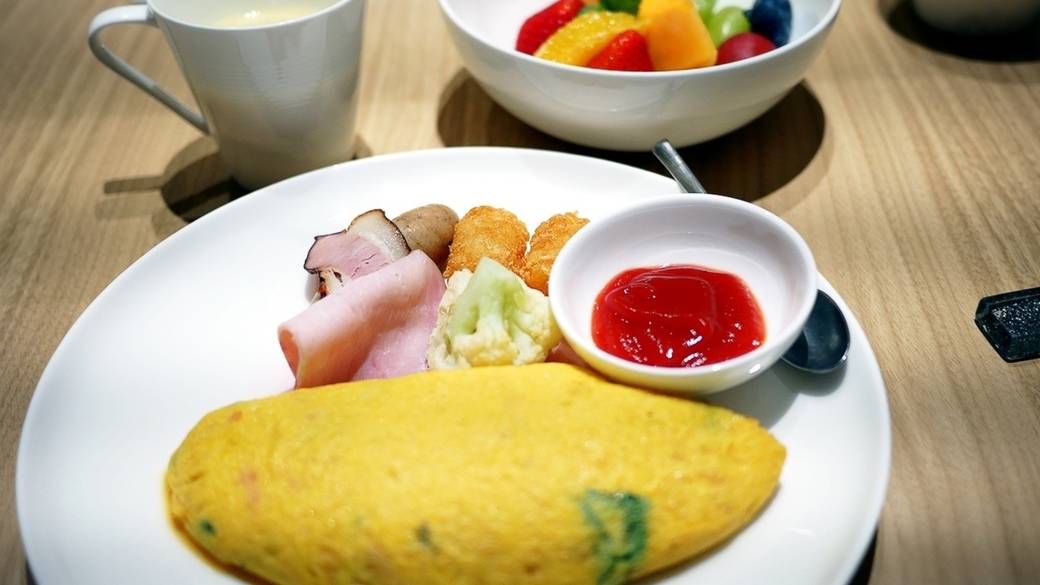 フレッシュな朝食で
朝から元気に / 4