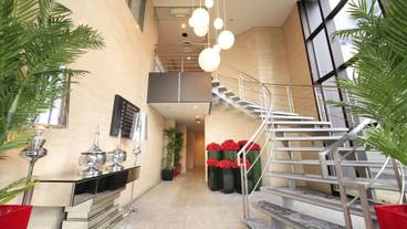 内部エントランス / 2