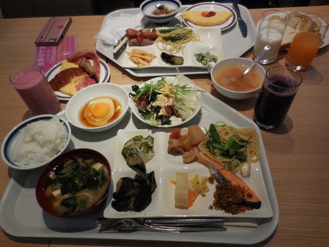 バイキングブッフェ方式の朝食